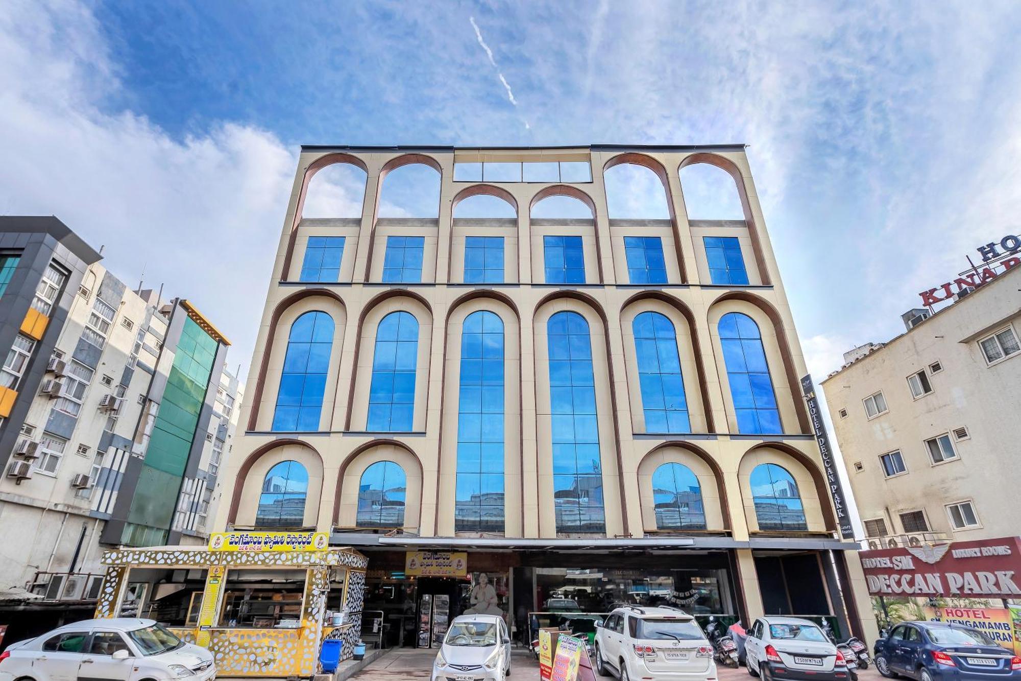 Hotel Sm Deccan Park 샴샤바드 외부 사진