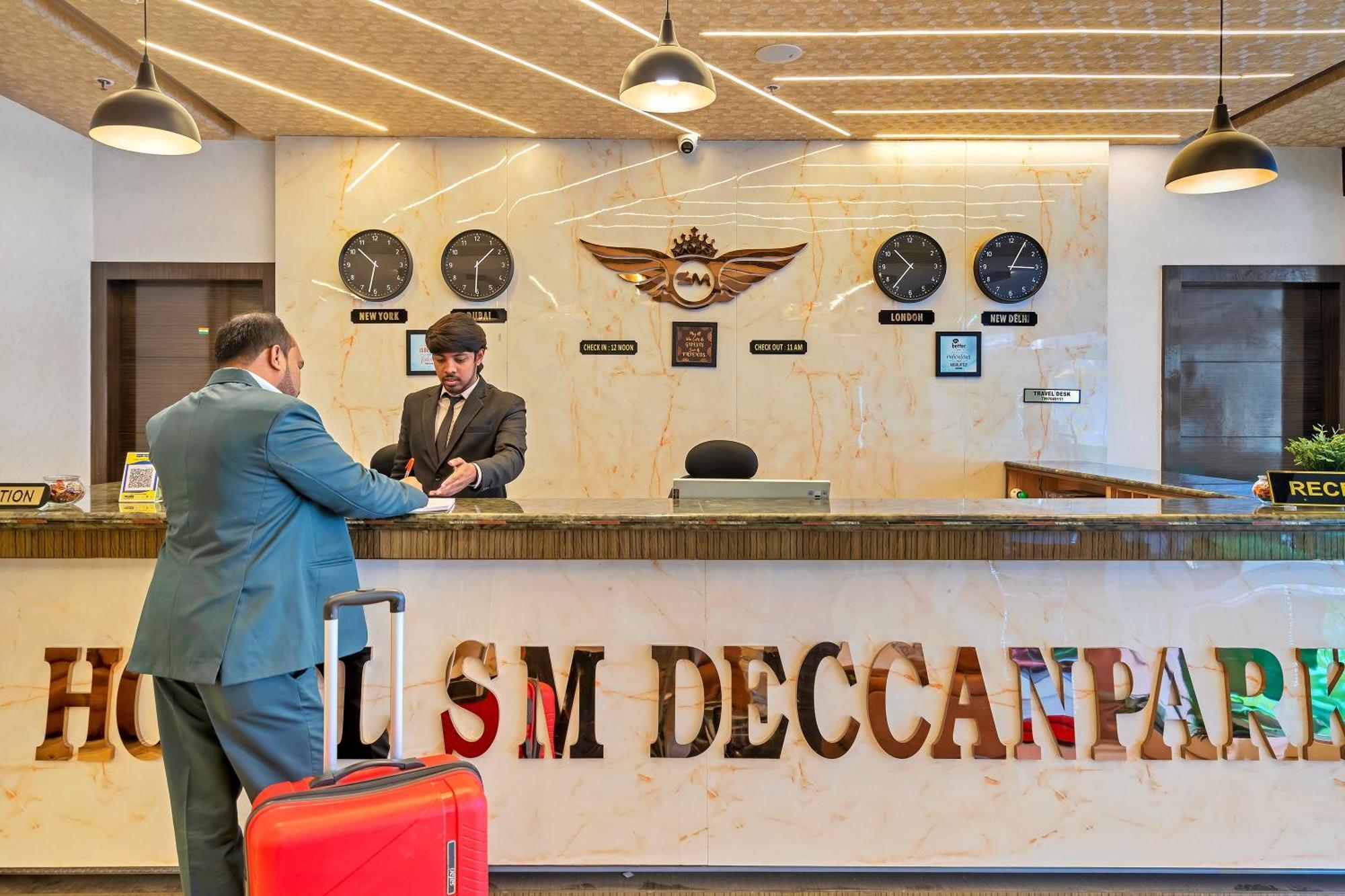 Hotel Sm Deccan Park 샴샤바드 외부 사진