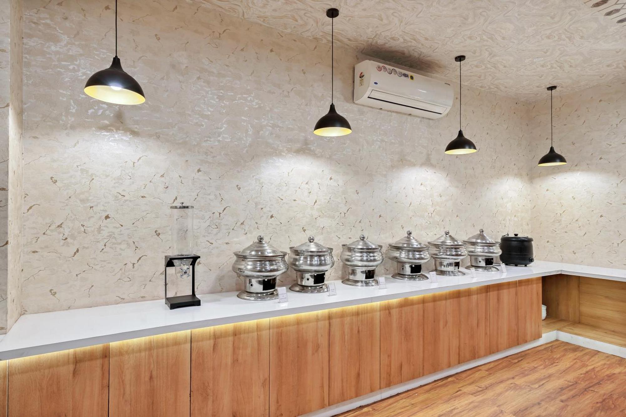 Hotel Sm Deccan Park 샴샤바드 외부 사진