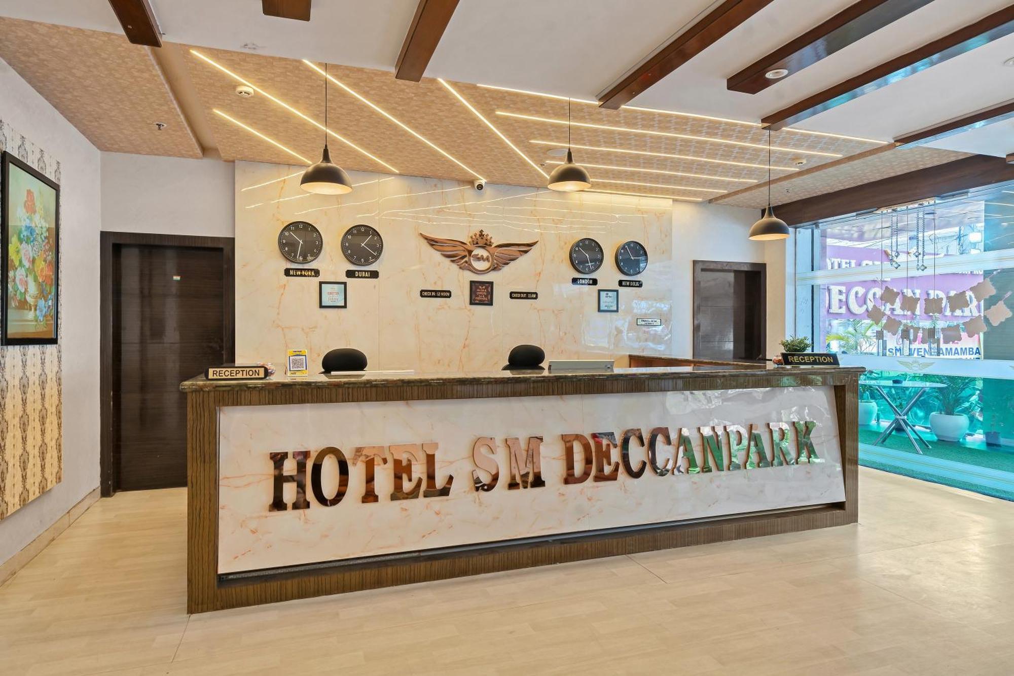 Hotel Sm Deccan Park 샴샤바드 외부 사진