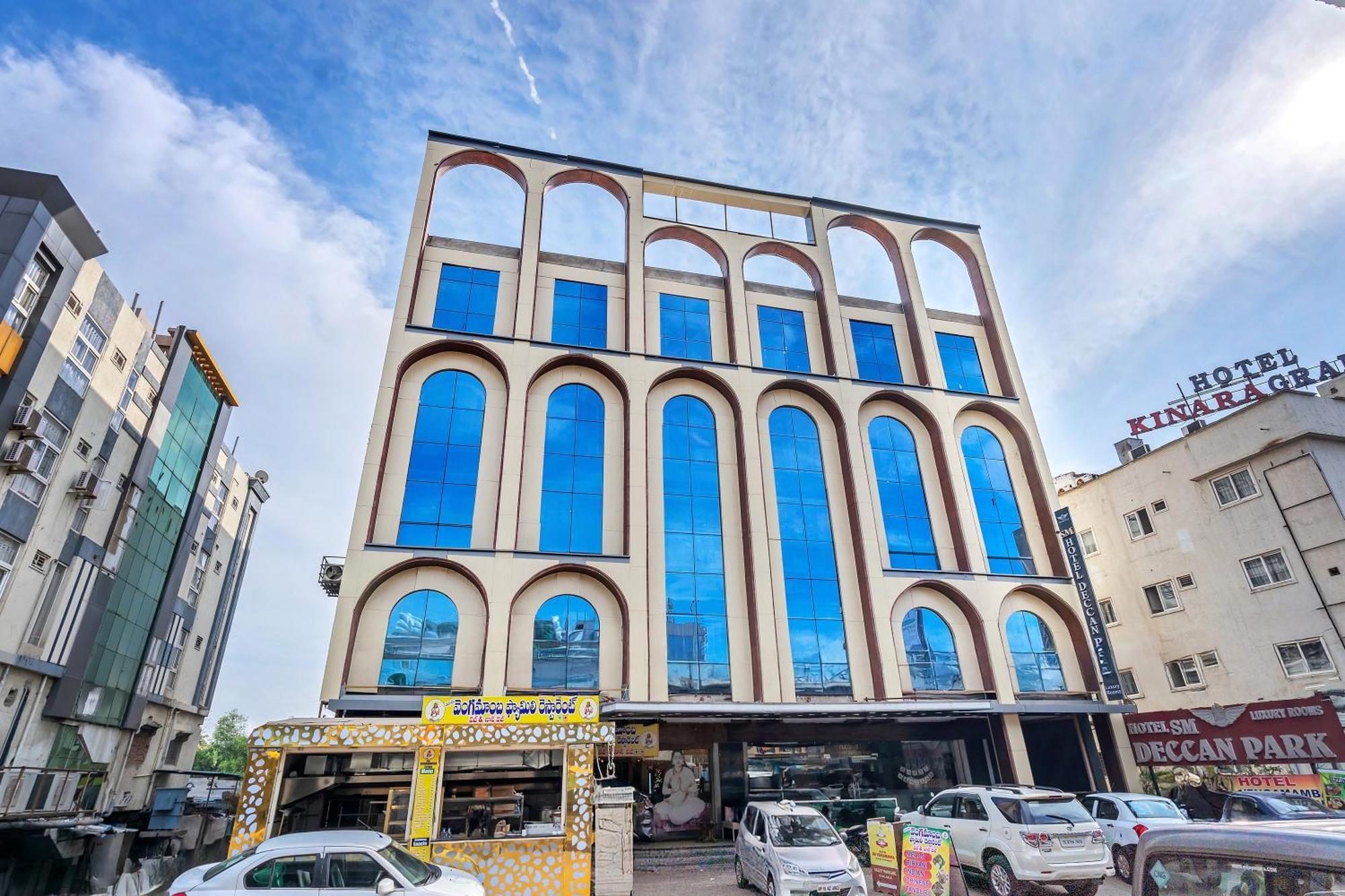 Hotel Sm Deccan Park 샴샤바드 외부 사진