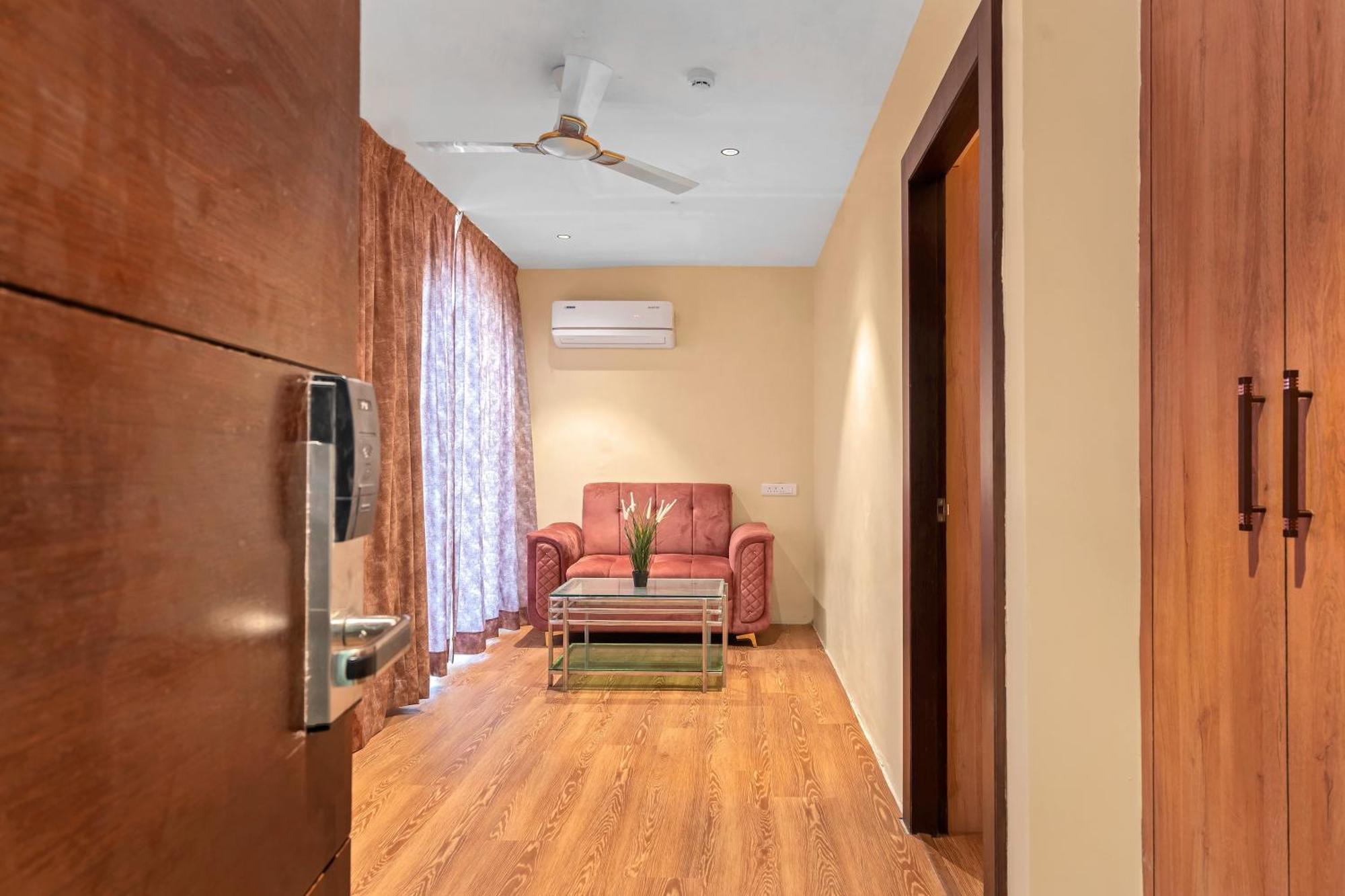 Hotel Sm Deccan Park 샴샤바드 외부 사진