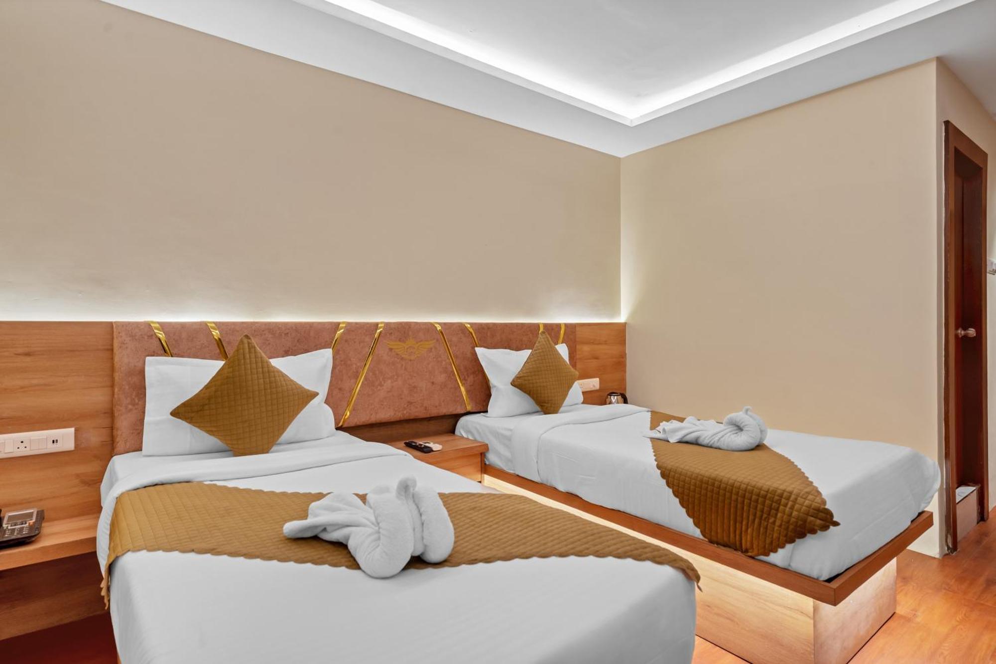 Hotel Sm Deccan Park 샴샤바드 외부 사진